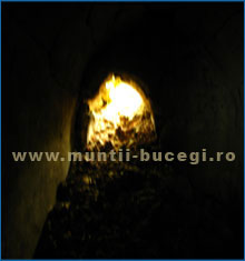 Aliens in Time Tunnel in Bucegi
